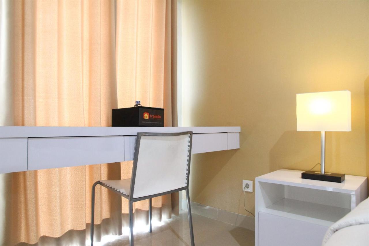 Comfortable Studio Apartment Grand Dhika City By Travelio بيكاسي المظهر الخارجي الصورة
