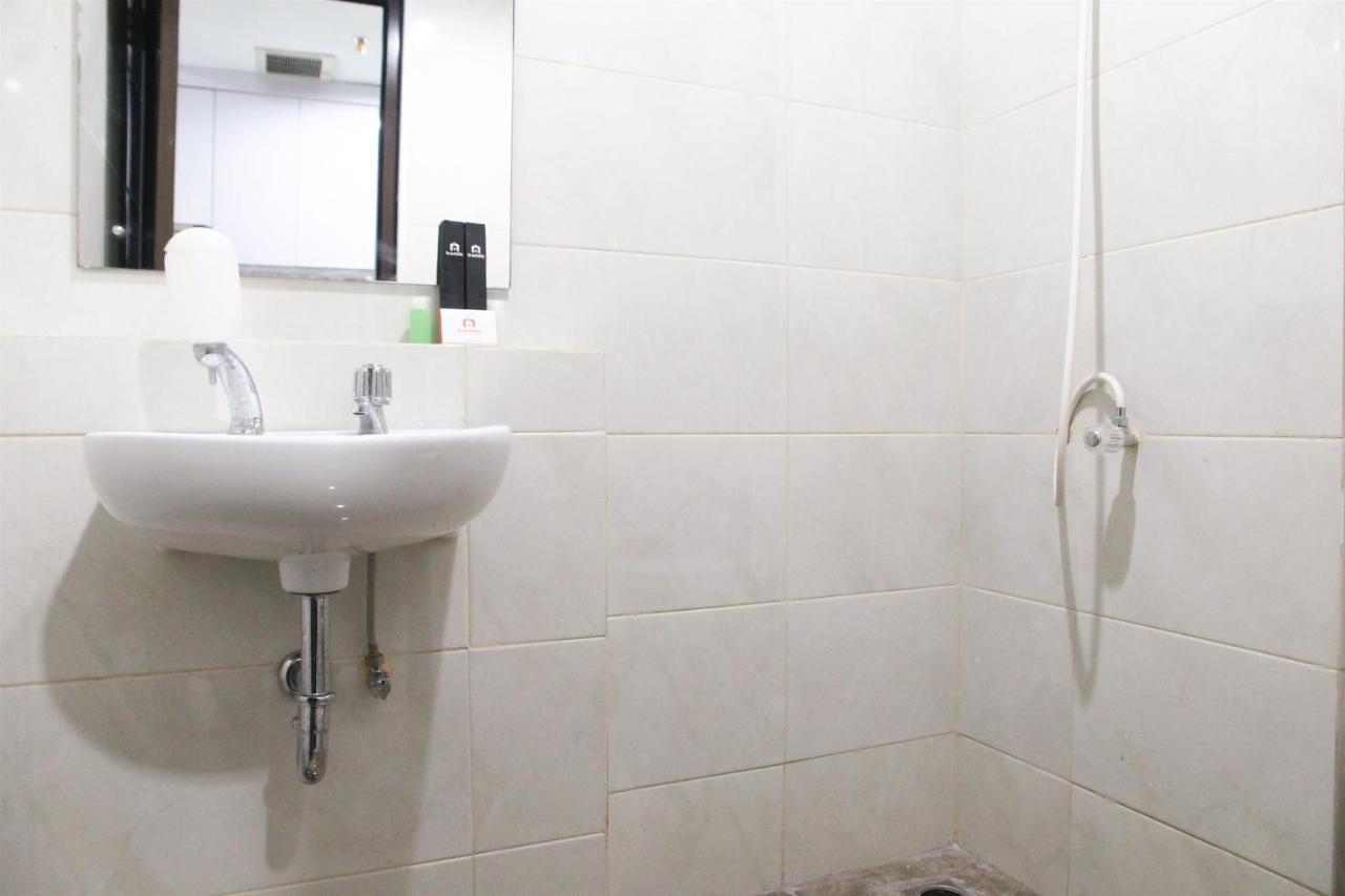 Comfortable Studio Apartment Grand Dhika City By Travelio بيكاسي المظهر الخارجي الصورة